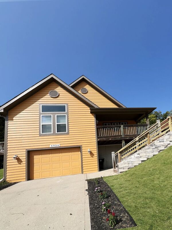 Foto principal - 4934 Olive St