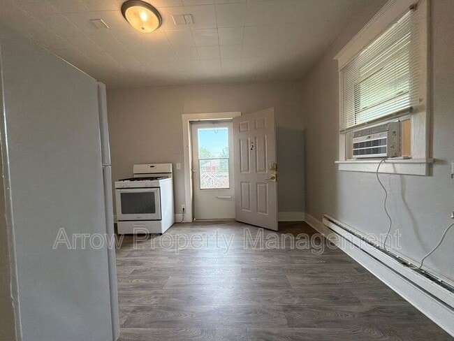 Building Photo - 1341 D St