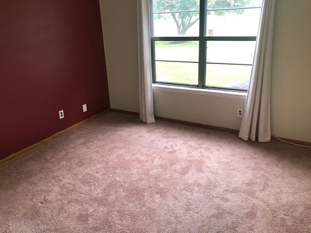 Building Photo - 558A Willow Turn