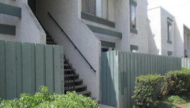 Building Photo - 2436 Bolker Dr