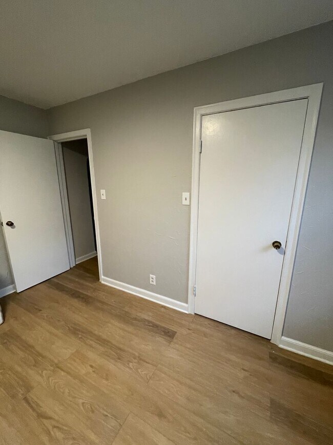 Foto del edificio - 3155 N 52nd St