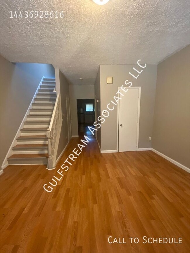 Building Photo - 2704 Presbury St