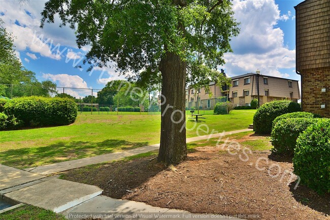 Foto del edificio - 1002 Old Manor Rd, Columbia, SC 29210