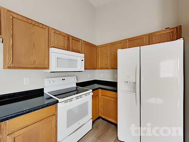 Building Photo - 4040 Dogwood Ln