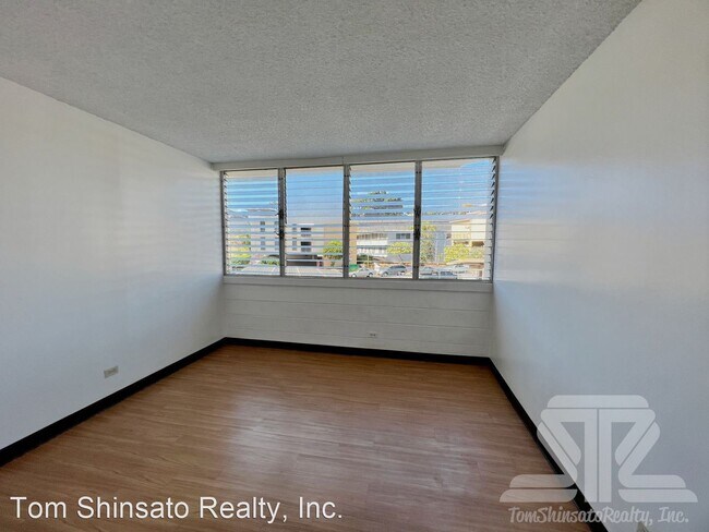 Building Photo - 1 br, 1 bath House - Salt Lake Manor #208 ...