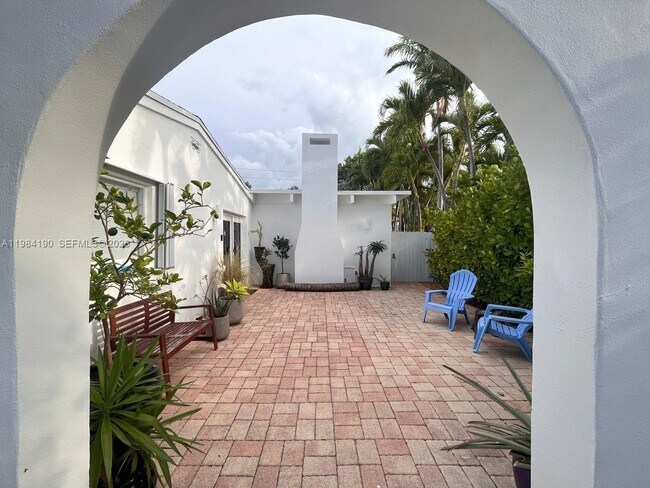 Foto del edificio - 240 Greenwood Dr