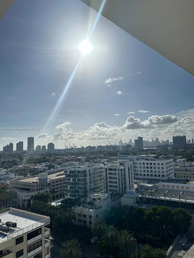 Foto del edificio - 100 Lincoln Rd