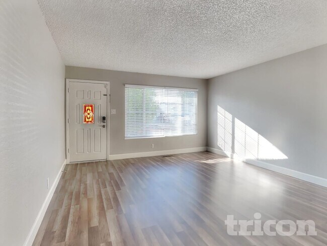 Foto del edificio - 2920 Palo Verde Way