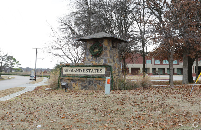 Building Photo - Woodland Estates in Mansfield