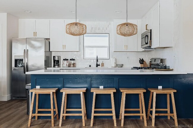 Building Photo - 1231 Center Ave