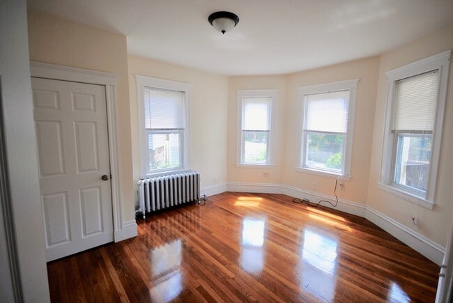 Building Photo - 98 Montebello Rd