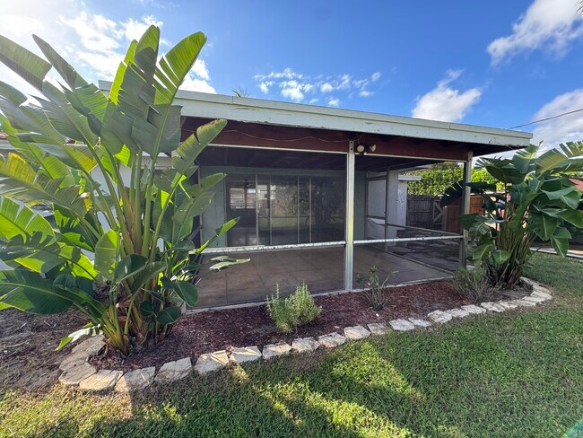 Foto del edificio - 678 NW 12th Terrace