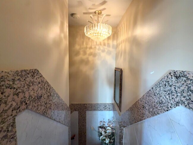 Building Photo - 20 Beech St