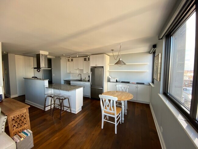 Foto del edificio - 2700 N Hampden Ct