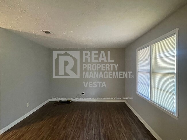 Building Photo - 72 Forest Hill Cir