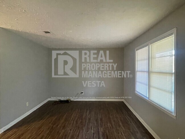 Foto del edificio - 72 Forest Hill Cir