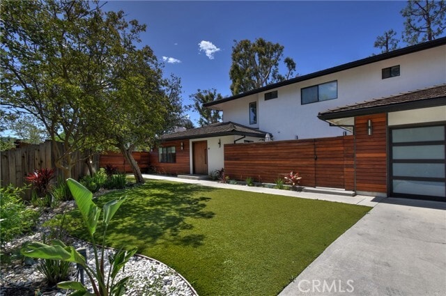 Building Photo - 4751 Del Moreno Dr