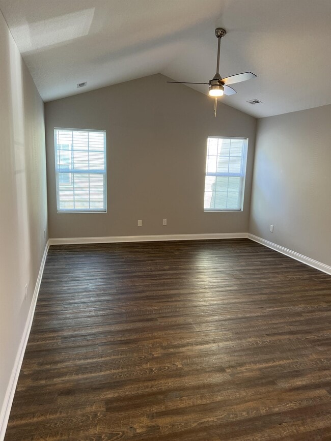 Photo - 800 Spring Park Rd House