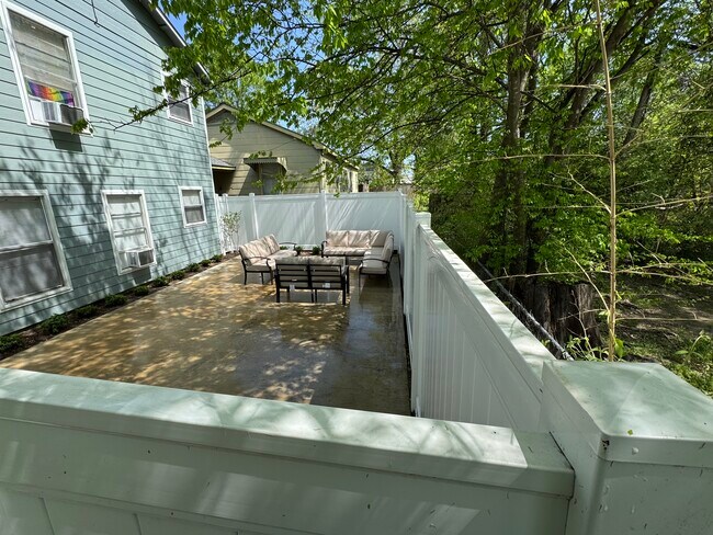 Foto del edificio - 204 E Good St