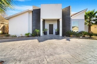 Building Photo - 16 New Orleans Cir