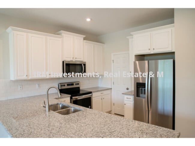 Building Photo - 3 bedroom townhome in Legado
