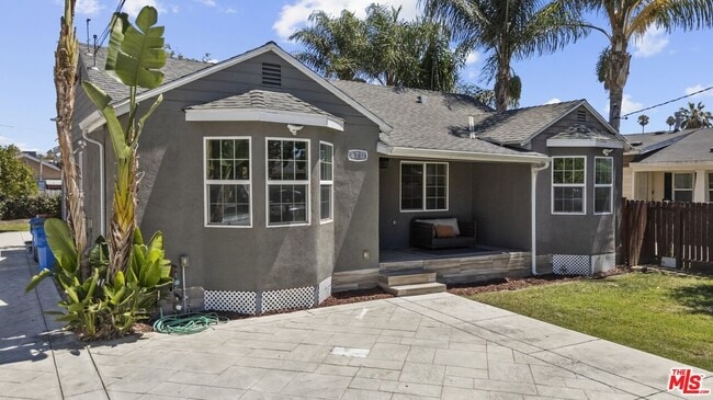 Building Photo - 6712 Cedros Ave