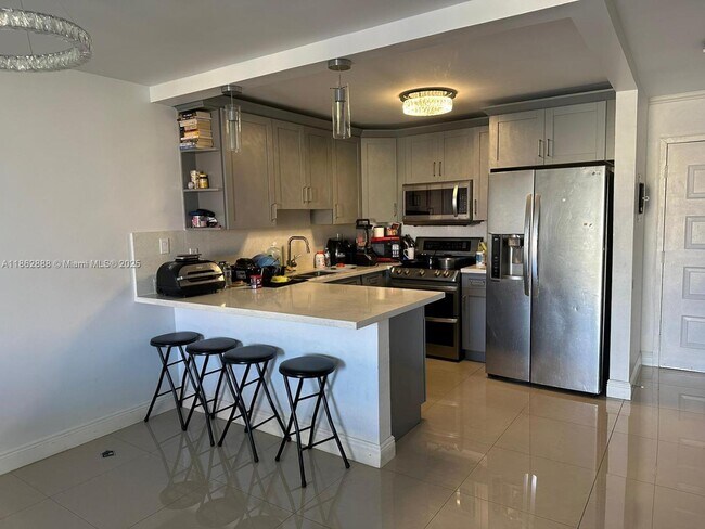 Foto del edificio - 6950 Miami Gardens Dr