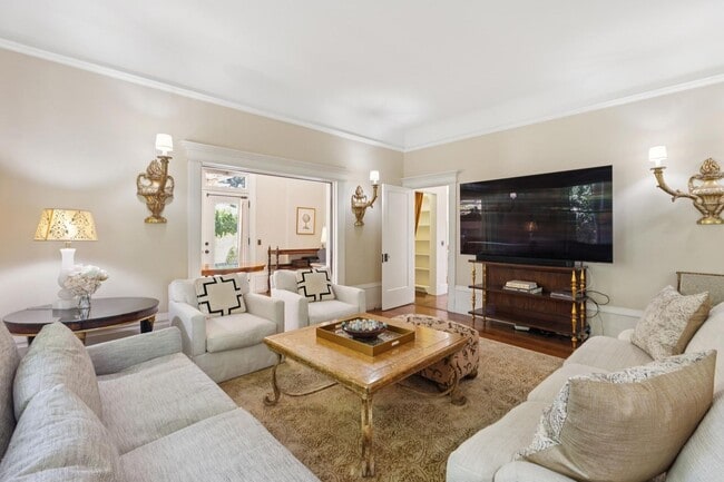 Building Photo - Luxury Exclusive Home for Lease