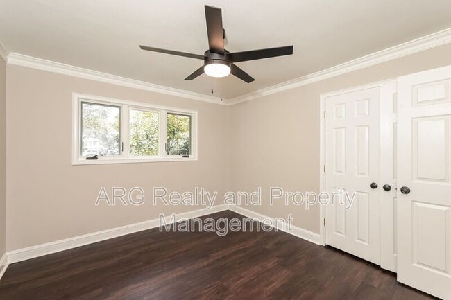 Building Photo - 2771 Winding Ln NE