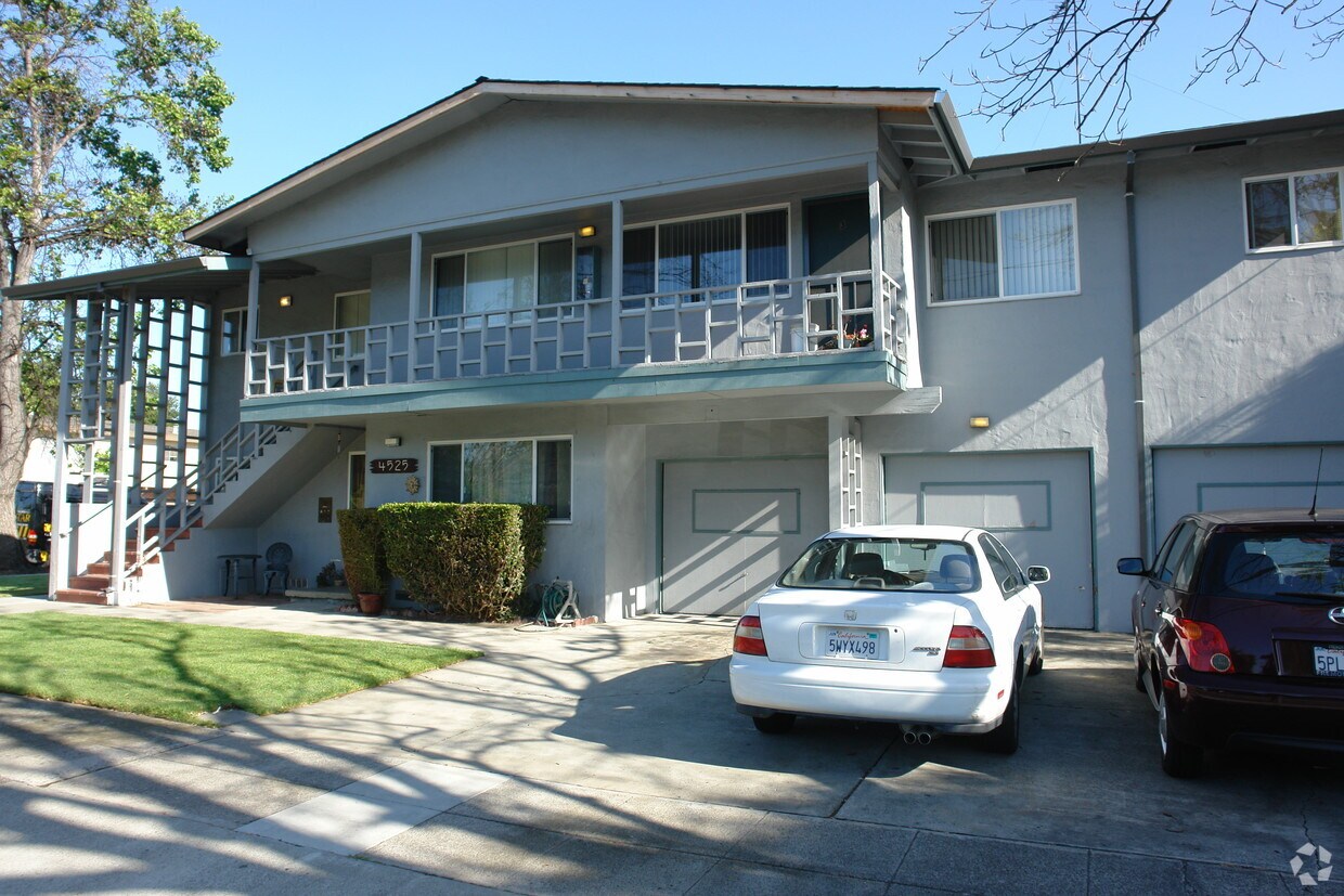 Foto del edificio - 4525 Moorpark Ave
