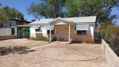 Building Photo - 513 Madeira Dr SE
