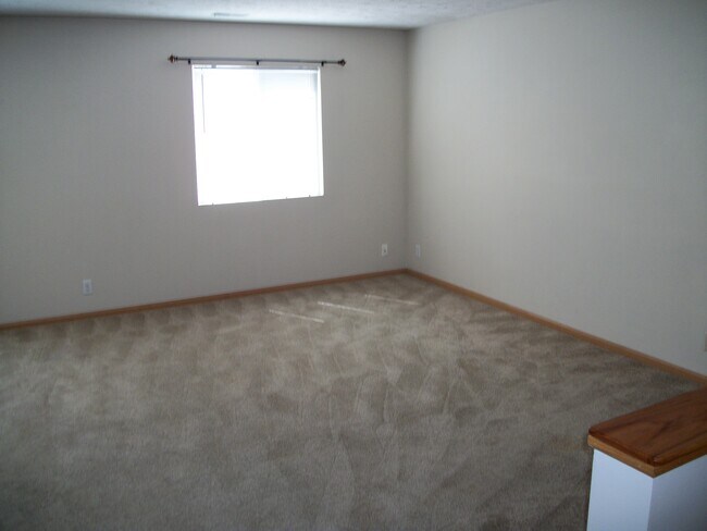 livingroom - 5840 Princess Margaret Dr