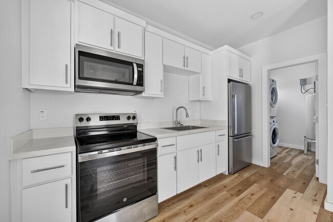 Building Photo - 1207 W Kennedy St