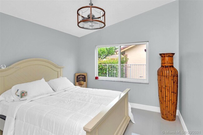 Foto del edificio - 5300 King Arthur Ave
