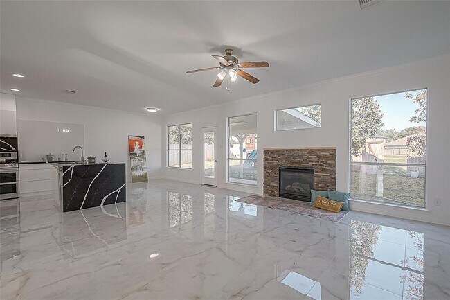 Foto del edificio - 16746 Spring Barker Dr