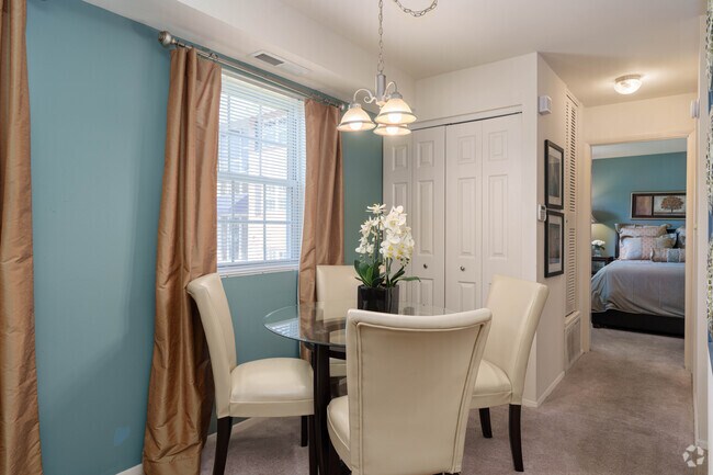 1 Bedroom Apartment - Southgate Apartments & Townhomes