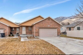 Building Photo - 1145 E 200 S