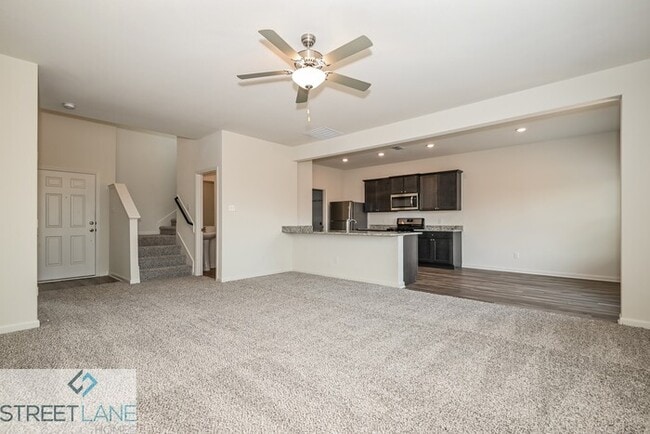 Building Photo - REDUCED!
