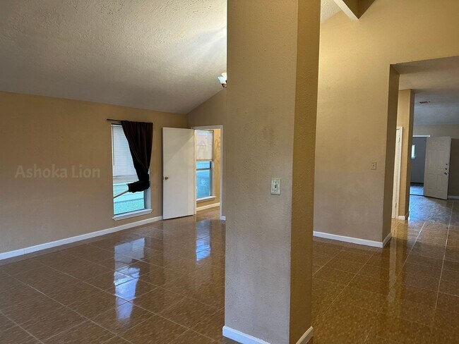 Building Photo - Beautiful 4 bedroom 2 bath home for rent