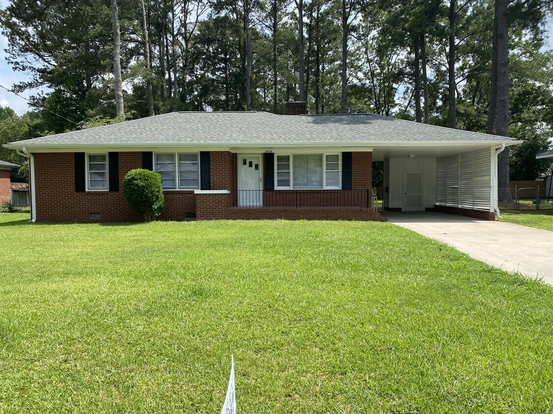 Primary Photo - 2408 Umstead Ave