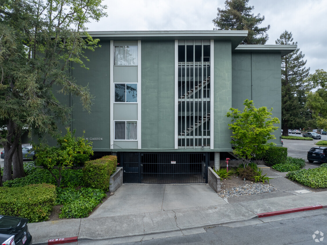 Foto principal - 1458 Hudson St