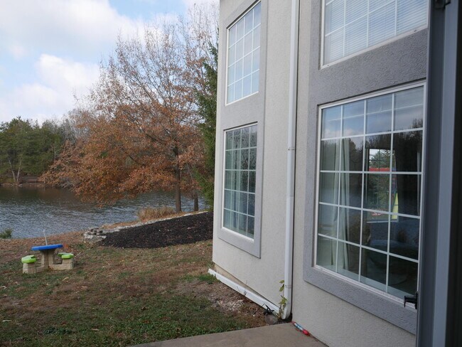 Foto del edificio - 5105 Forum Blvd