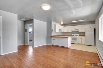 Building Photo - 3901 Northwood Dr