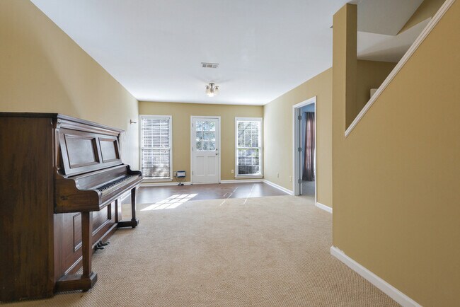 Foto del edificio - 152 Infantry Way SW