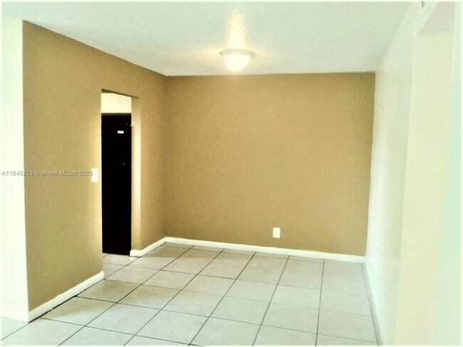 Foto del edificio - 4160 NW 21st St