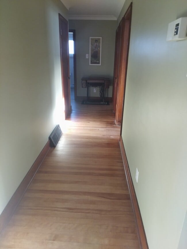 Building Photo - 27 Chittick Ave