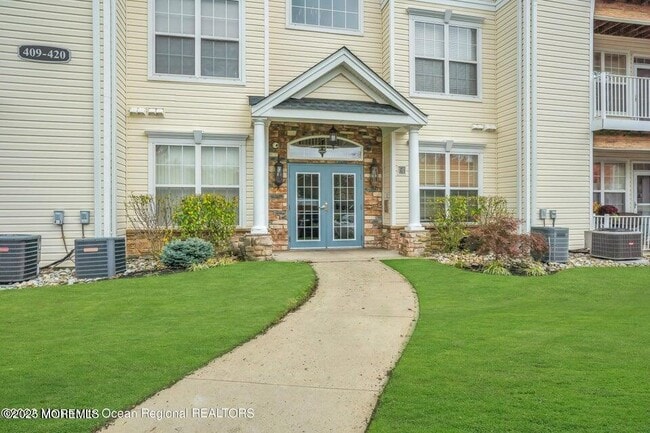 Building Photo - 410 St Andrews Pl