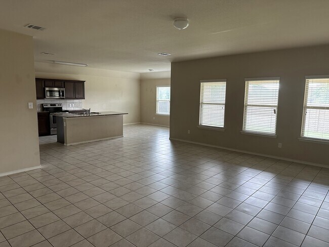 Foto del edificio - 542 Clearlake Dr