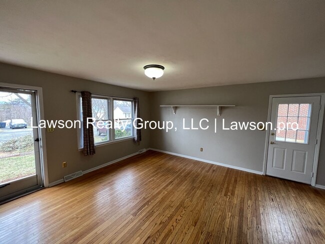 Building Photo - Charming Hollins Three Bedroom with Fenced...