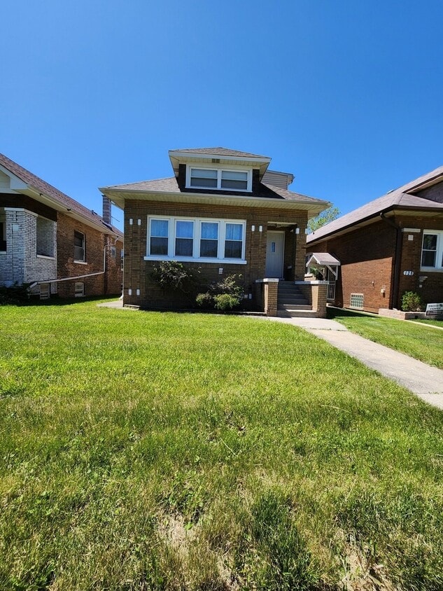 130 Bellwood Ave, Bellwood, IL 60104 House Rental in Bellwood, IL